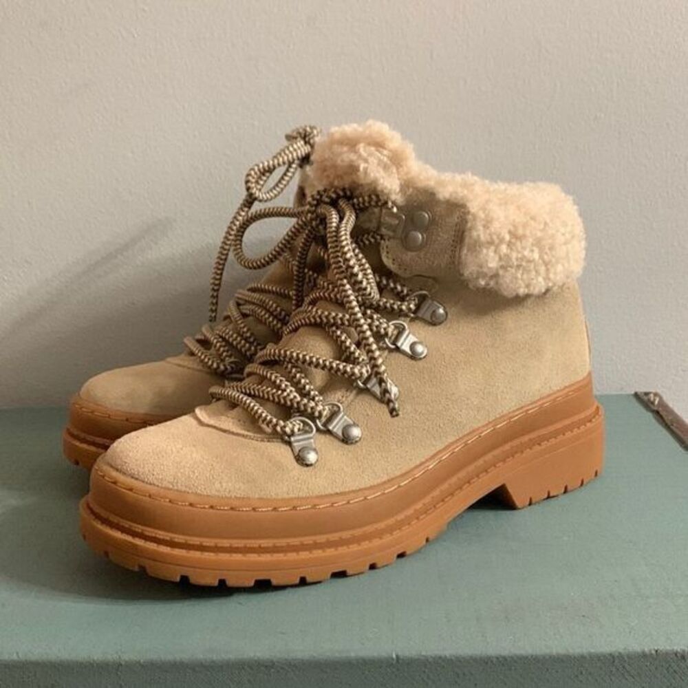 Splendid Yvette tan leather boots. Soft Faux fur trim. Lace up boots size 6
